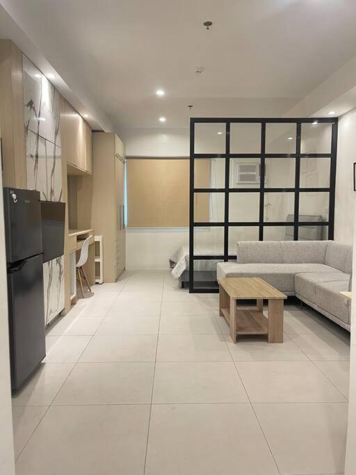 Studio Unit In Prime Location Apartment Davao Exterior photo