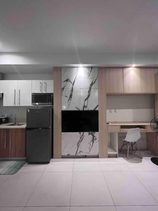 Studio Unit In Prime Location Apartment Davao Exterior photo